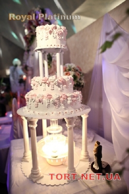 Свадебный торт на подставке_48